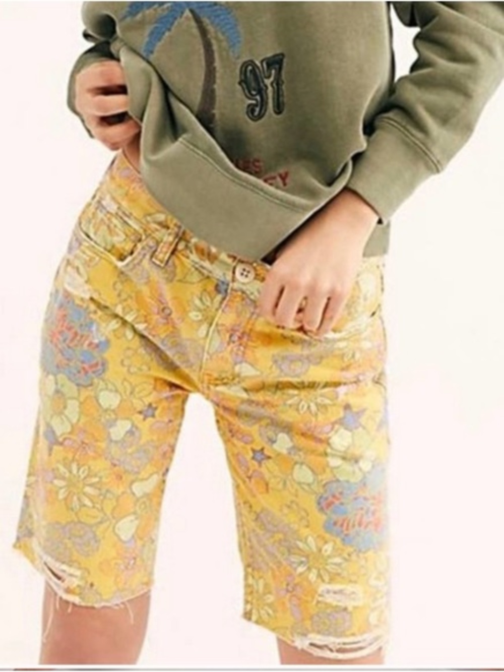 Free People We The Free Alani Printed Cutoff Shorts Banana Combo NWT Size 26.
